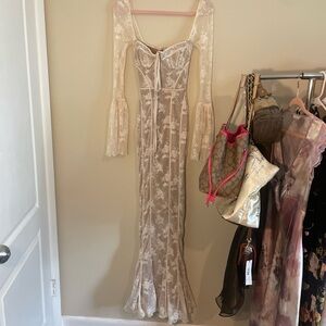 ❤️❤️ SOLD ❤️❤️House of CB Dress